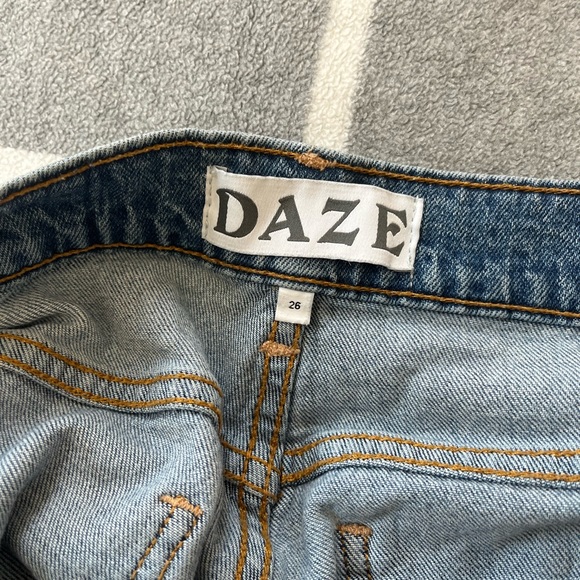 Distressed Jeans - Picture 6 of 7